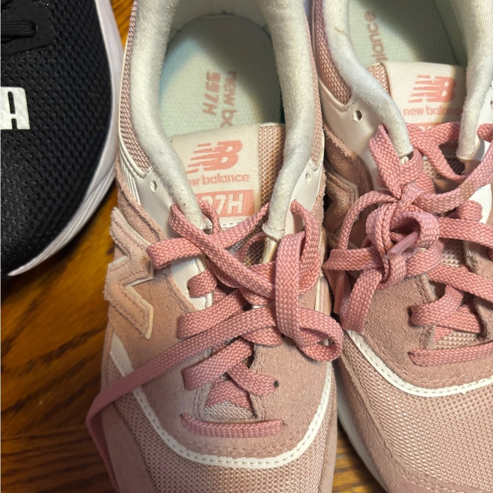 New Balance Blush Pink Athletic Shoes